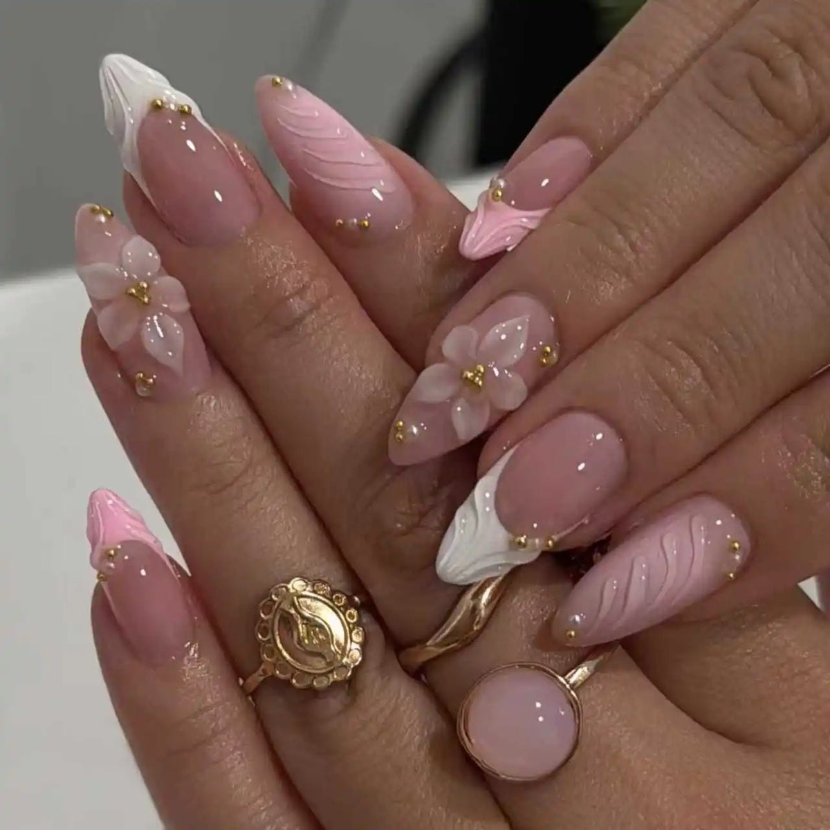 24pcs Pink Flower Almond Press on Nails Kawaii False Nails Wearable Stick-on Nails Fake Nail Uñas Postizas Накладные Ногти 네일팁