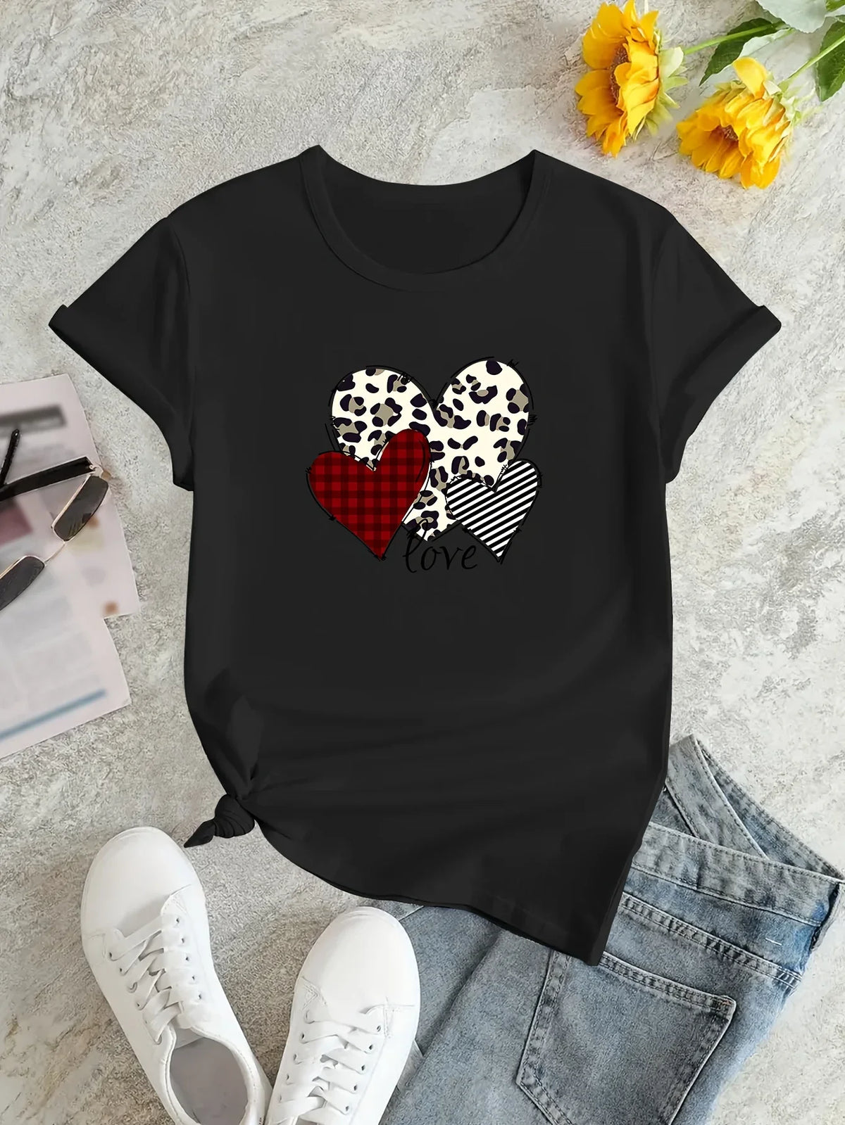 Summer heart-shaped love pattern T-shirt versatile short-sleeved round neck top women's aesthetic clothing