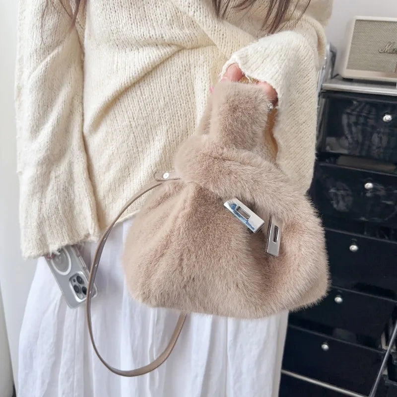 Fashionable Women's Bags Trend 2025 Faux Fur Shoulder Bags Plush Faux Mink Luxury Handbags Chic Crossbody Bag Solid Color Purses