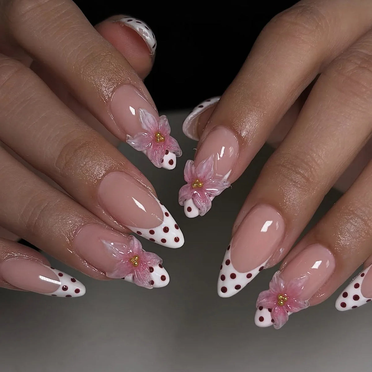 24pcs Pink Flower Almond Press on Nails Kawaii False Nails Wearable Stick-on Nails Fake Nail Uñas Postizas Накладные Ногти 네일팁
