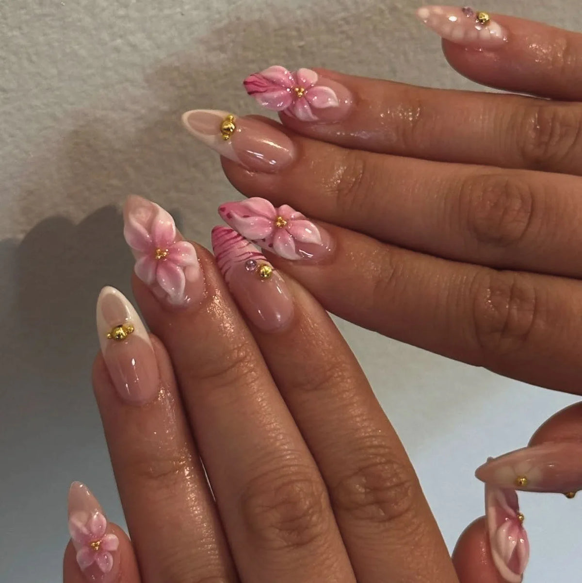 24pcs Pink Flower Almond Press on Nails Kawaii False Nails Wearable Stick-on Nails Fake Nail Uñas Postizas Накладные Ногти 네일팁