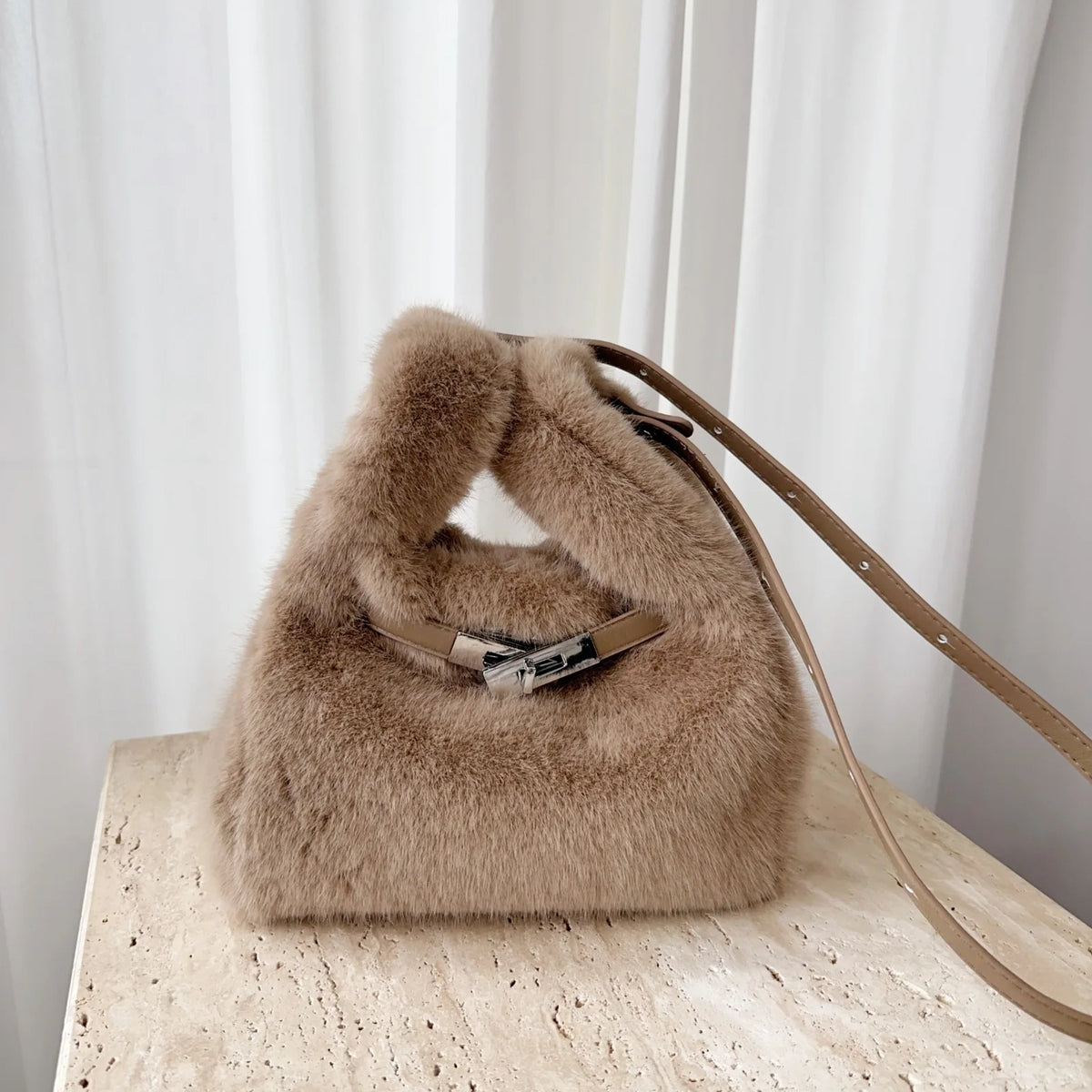 Fashionable Women's Bags Trend 2025 Faux Fur Shoulder Bags Plush Faux Mink Luxury Handbags Chic Crossbody Bag Solid Color Purses