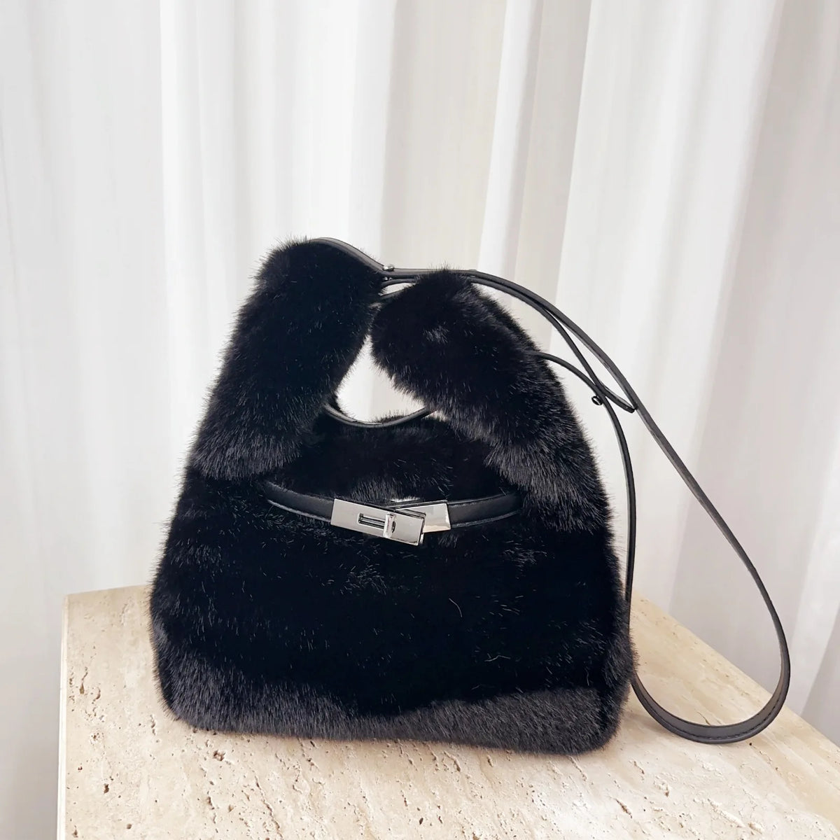 Fashionable Women's Bags Trend 2025 Faux Fur Shoulder Bags Plush Faux Mink Luxury Handbags Chic Crossbody Bag Solid Color Purses